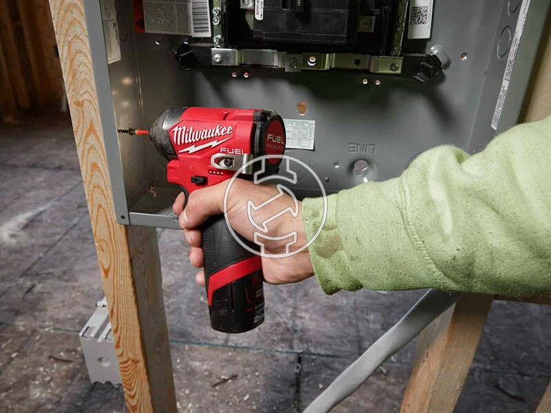 Milwaukee M12FID2-202X akkus ütvecsavarozó