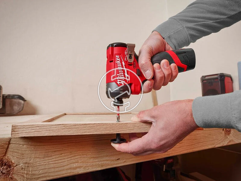 Milwaukee M12FID2-202X akkus ütvecsavarozó