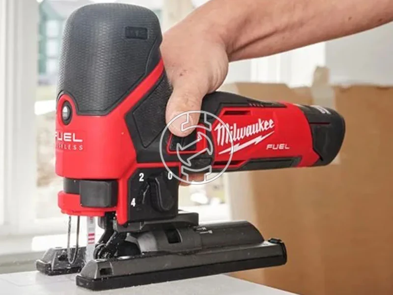 Milwaukee M12FJS-0 akkus dekopírfűrész