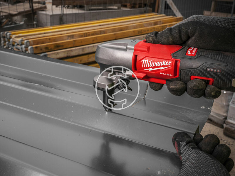 Milwaukee M12FNB16-402X akkus fémlyukasztó