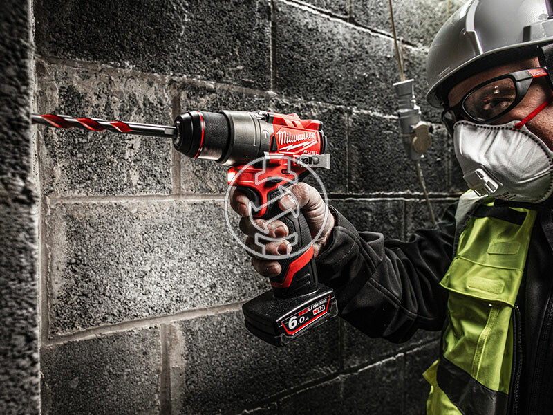 Milwaukee M12FPD2-0 ütvefúró-csavarozó kartonban (akku és töltő nélkül)