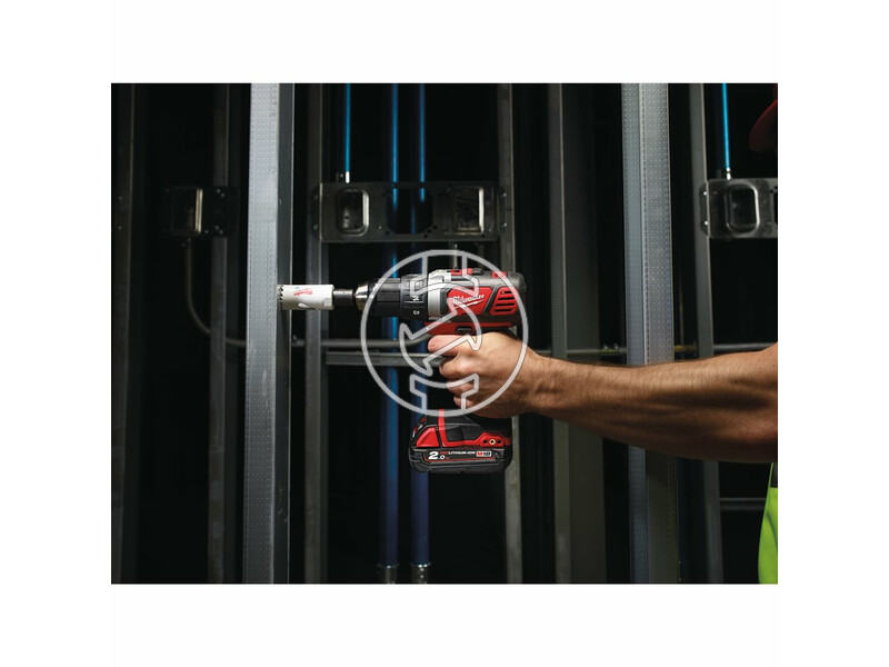 milwaukee_m18_bdd_402x_akkus_kompakt_furo_csavarozo_2_x_40_ah_li_ion_akkuval_14.jpg 4933446198