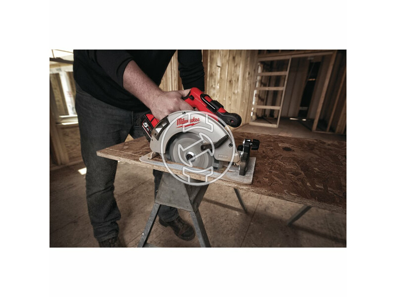 milwaukee_m18_blcs66_0x_akkus_szenkefe_nelkuli_korfuresz_fahoz_es_muanyaghoz_akku_es_tolto_nelkul_2.jpg 4933464589