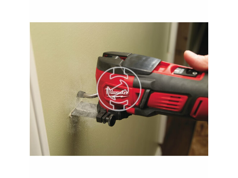 milwaukee_m18_bmt_0x_akkus_multitool_akku_es_tolto_nelkul_6.jpg 4933459572