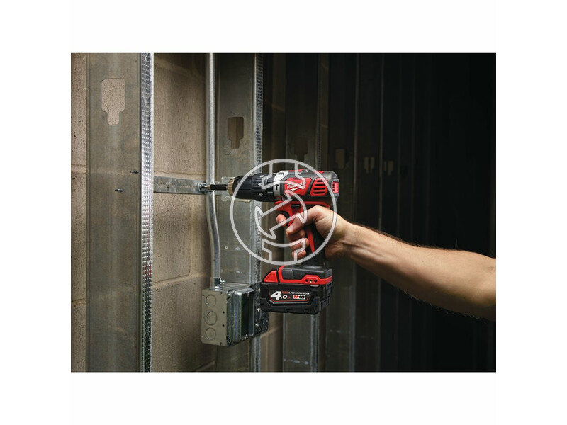 milwaukee_m18_bpd_402x_akkus_kompakt_utvefuro_csavarozo_2_x_40_ah_li_ion_akkuval_18.jpg 4933446192