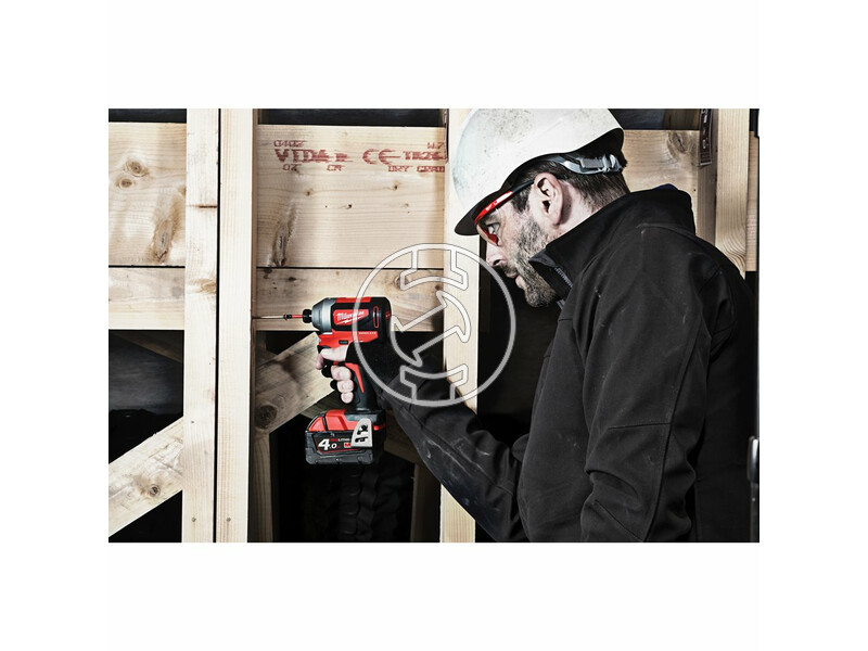 milwaukee_m18_cblid_402c_akkus_kompakt_szenkefe_nelkuli_utvecsavarozo_14_hatszog_meghajtassal_2_x_40_ah_li_ion_akkuval_6.jpg 4933464534