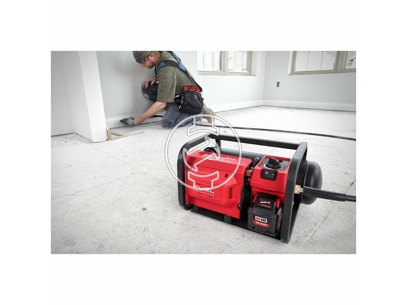 milwaukee_m18_fac_0_fuel_akkus_szenkefe_nelkuli_legkompresszor_akku_es_tolto_nelkul_7.jpg 4933472166