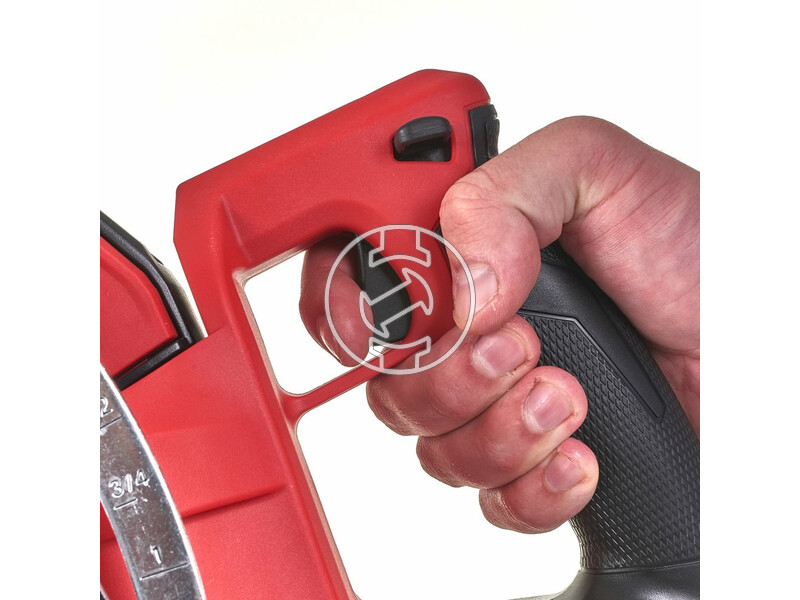 milwaukee_m18_fcsrh66_0_fuel_akkus_szenkefe_nelkuli_korfuresz_hatso_fogantyuval_akku_es_tolto_nelkul_10.jpg 4933471444