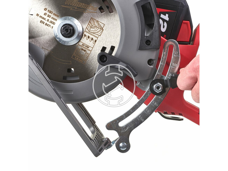 milwaukee_m18_fcsrh66_0_fuel_akkus_szenkefe_nelkuli_korfuresz_hatso_fogantyuval_akku_es_tolto_nelkul_4.jpg 4933471444