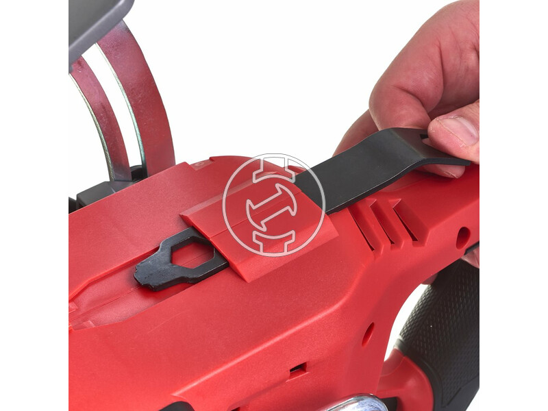 milwaukee_m18_fcsrh66_0_fuel_akkus_szenkefe_nelkuli_korfuresz_hatso_fogantyuval_akku_es_tolto_nelkul_6.jpg 4933471444