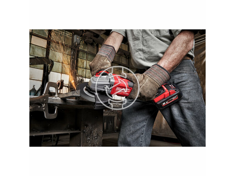 milwaukee_m18_fhsag125xb_0_fuel_akkus_rapidstop_szenkefe_nelkuli_sarokcsiszolo_akku_es_tolto_nelkul_2.jpg 4933471075