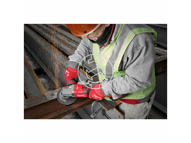 milwaukee_m18_fhsag125xb_0_fuel_akkus_rapidstop_szenkefe_nelkuli_sarokcsiszolo_akku_es_tolto_nelkul_5.jpg 4933471075