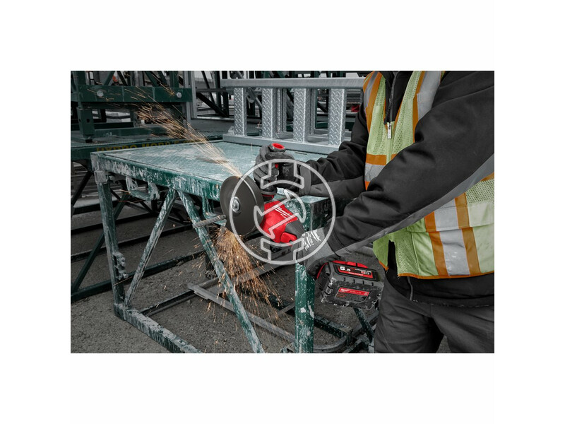 milwaukee_m18_fhsag125xpdb_0_fuel_akkus_rapidstop_szenkefe_nelkuli_sarokcsiszolo_akku_es_tolto_nelkul_8.jpg 4933471076