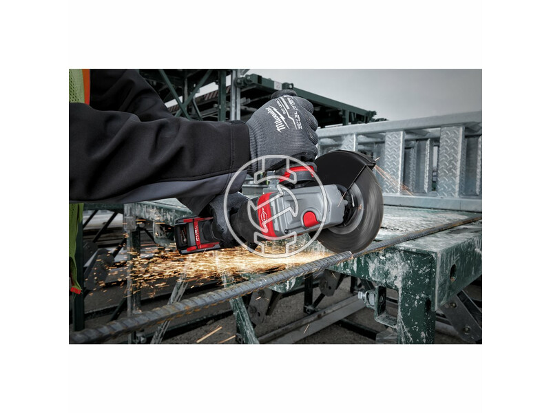 milwaukee_m18_fhsag125xpdb_0_fuel_akkus_rapidstop_szenkefe_nelkuli_sarokcsiszolo_akku_es_tolto_nelkul_9.jpg 4933471076