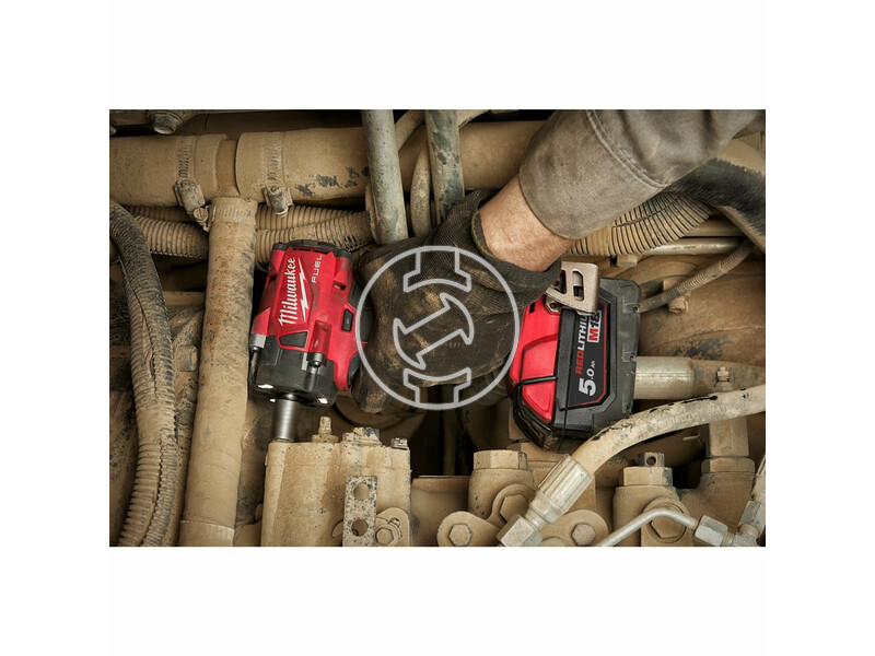 milwaukee_m18_fiw2f12_502x_fuel_akkus_kompakt_utvecsavarozo_biztositogyuruvel_12_negyszog_meghajtassal_2_x_50_ah_li_ion_akkuval_4.jpg 4933478444