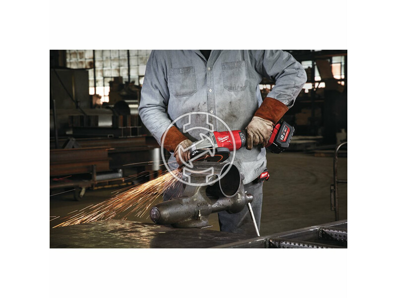 milwaukee_m18_flag230xpdb_0c_fuel_akkus_szenkefe_nelkuli_sarokcsiszolo_akku_es_tolto_nelkul_7.jpg 4933464114