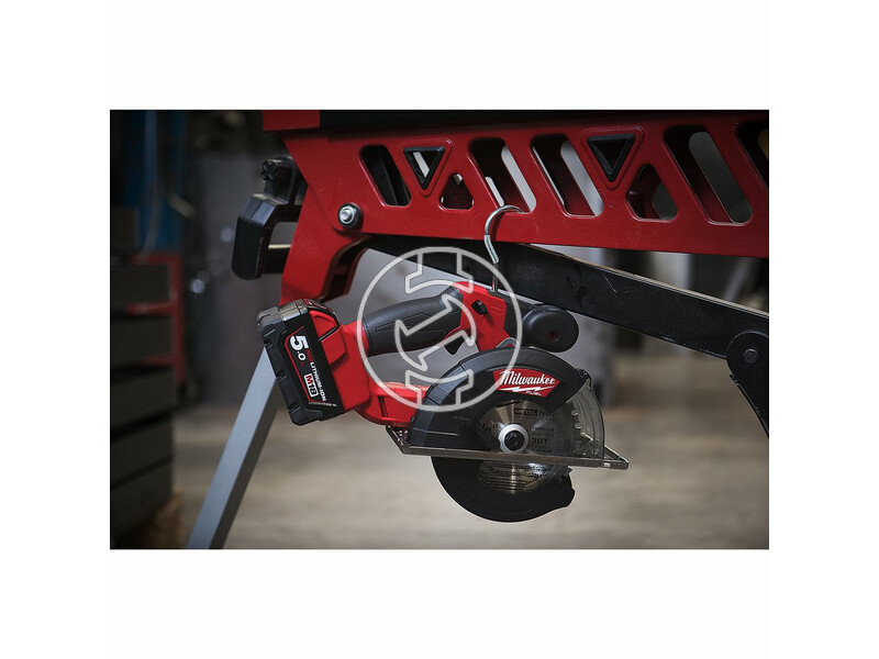 milwaukee_m18_fmcs_0x_akkus_szenkefe_nelkuli_femvago_korfuresz_akku_es_tolto_nelkul_13.jpg 4933459192