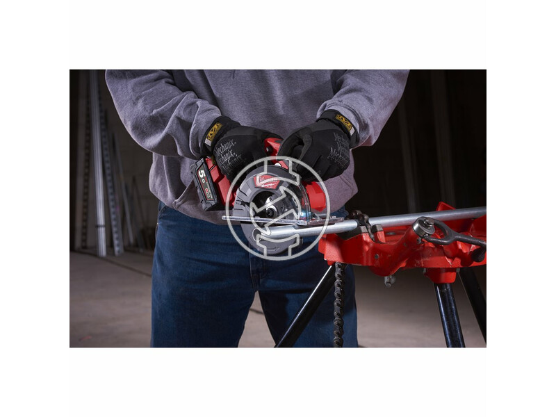 milwaukee_m18_fmcs_0x_akkus_szenkefe_nelkuli_femvago_korfuresz_akku_es_tolto_nelkul_4.jpg 4933459192