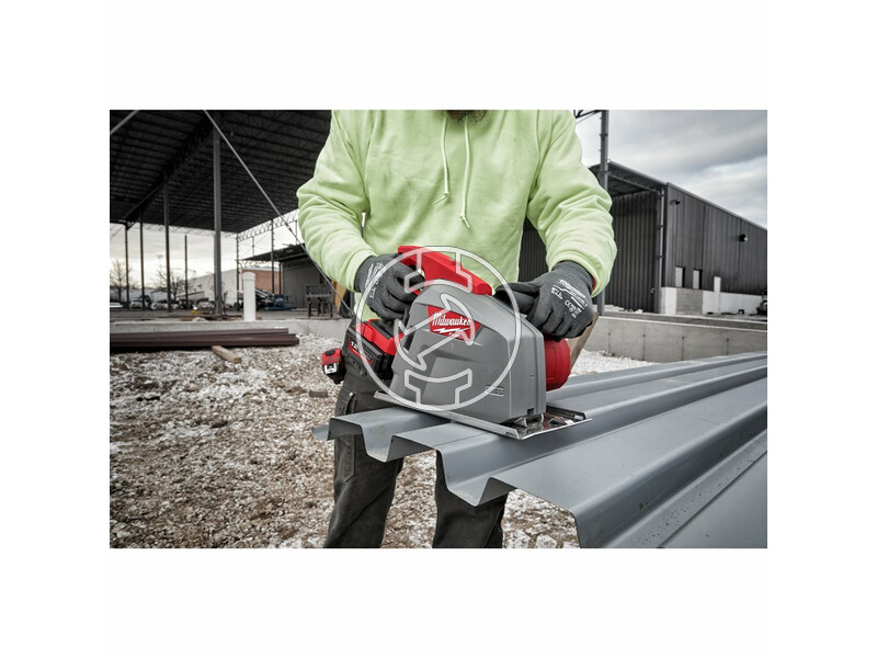 milwaukee_m18_fmcs66_121c_fuel_akkus_szenkefe_nelkuli_femvago_korfuresz_1_x_120_ah_li_ion_akkuval_11.jpg 4933472111