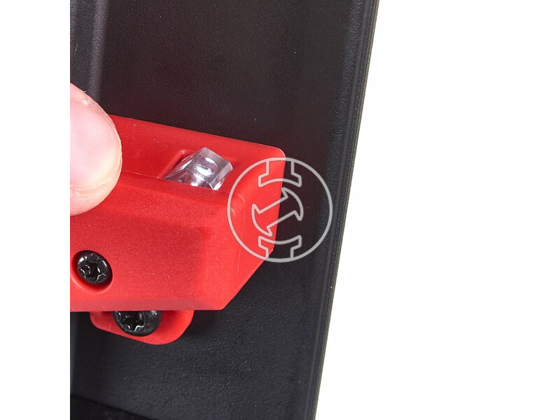 milwaukee_m18_fn18gs_202x_fuel_akkus_finiselo_szogbelovo_2_x_20_ah_li_ion_akkuval_23.jpg 4933471407