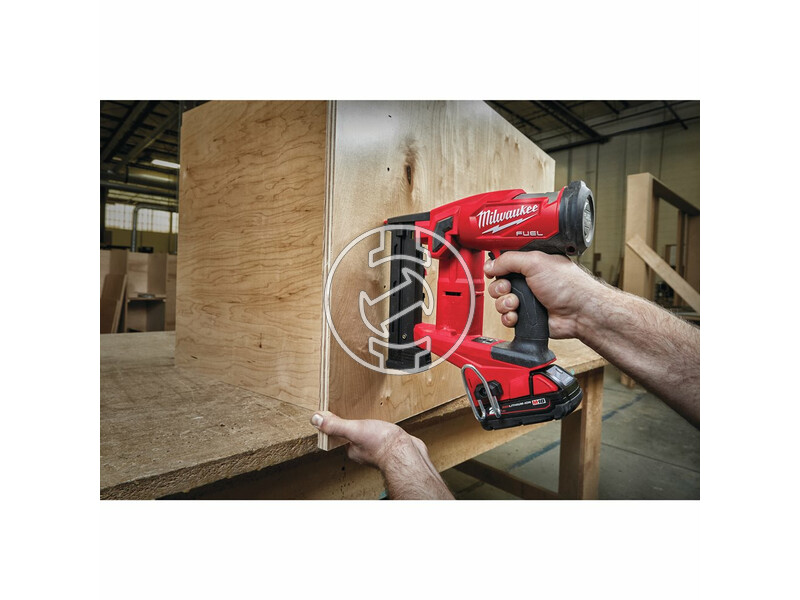 milwaukee_m18_fncs18gs_0x_fuel_akkus_tuzogep_akku_es_tolto_nelkul_7.jpg 4933471942
