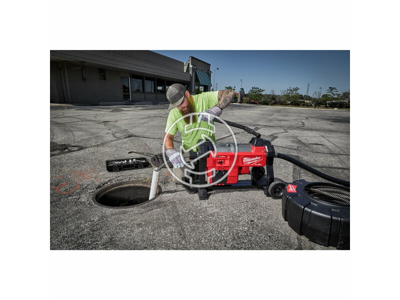 milwaukee_m18_fssm_121_akkus_one_key_fuel_szenkefe_nelkuli_szekcios_csotisztito_gep_1_x_120_ah_li_ion_akkuval_7.jpg 4933471410