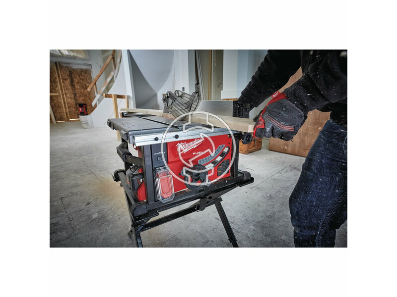 milwaukee_m18_fts210_0_akkus_one_key_fuel_szenkefe_nelkuli_asztali_korfuresz_akku_es_tolto_nelkul_11.jpg 4933464722