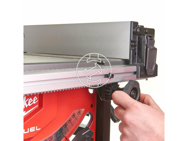 milwaukee_m18_fts210_0_akkus_one_key_fuel_szenkefe_nelkuli_asztali_korfuresz_akku_es_tolto_nelkul_2.jpg 4933464722