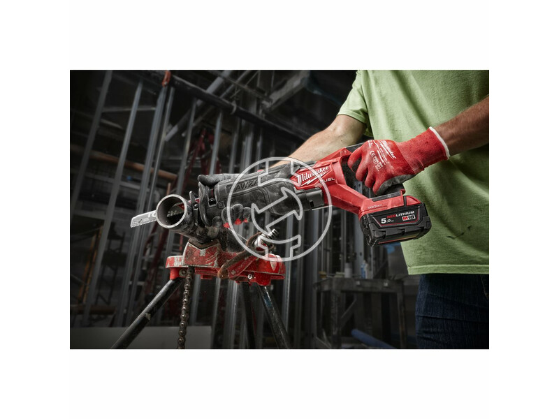 milwaukee_m18_onefsz_502x_akkus_one_key_fuel_sawzall_szenkefe_nelkuli_szablyafuresz_2_x_50_ah_li_ion_akkuval_7.jpg 4933478294