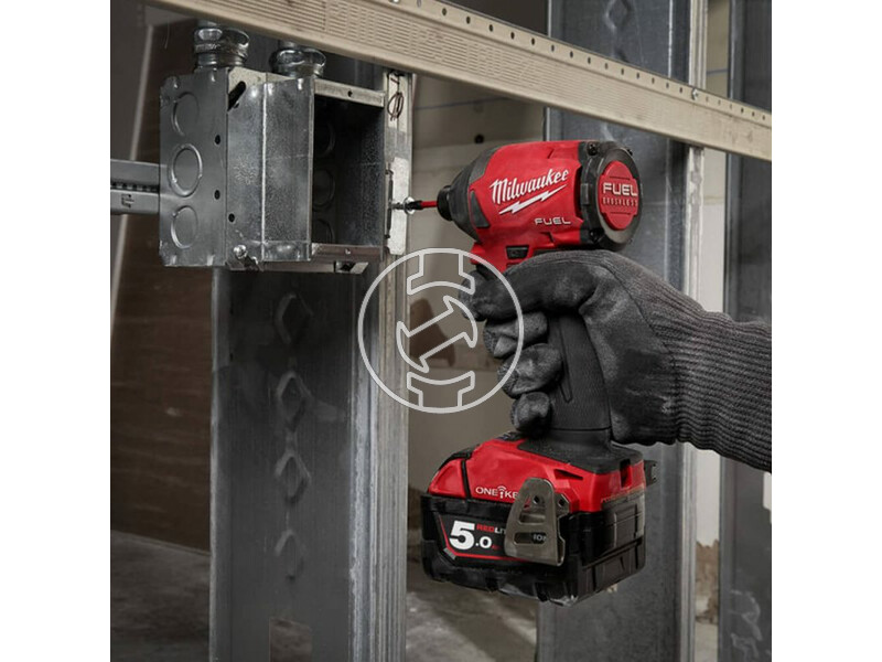 4933464091 milwaukee_m18_oneid2_502x_akkus_one_key_fuel_utvecsavarozo_14_hatszog_meghajtassal_2_x_50_ah_li_ion_akkuval_2