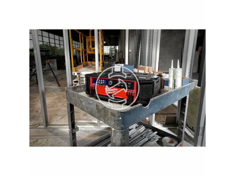 milwaukee_m18_prcdab_0_packout_akkus_radiotolto_akku_es_tolto_nelkul_14.jpg 4933472112