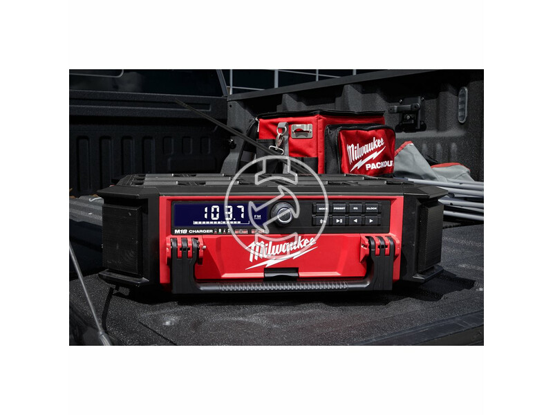 milwaukee_m18_prcdab_0_packout_akkus_radiotolto_akku_es_tolto_nelkul_15.jpg 4933472112