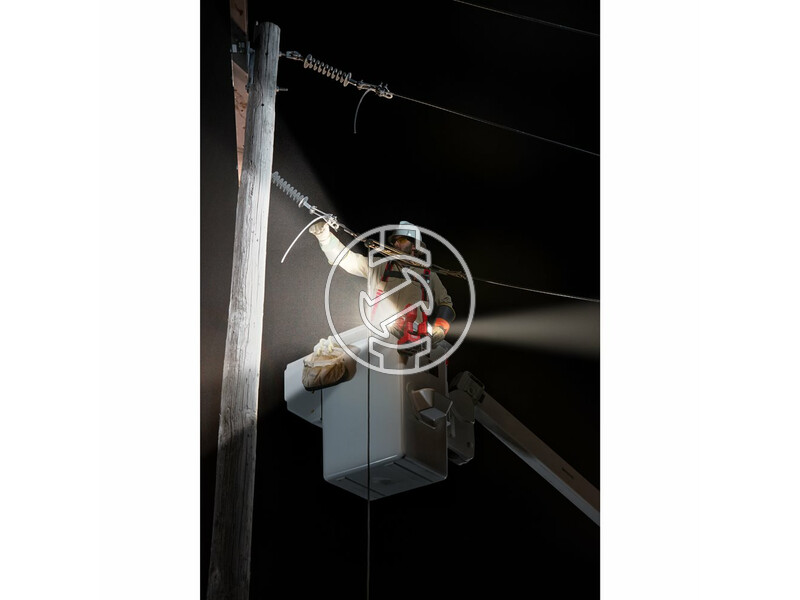 milwaukee_m18_ubl_0_akkus_led_felakaszthato_lampa_akku_es_tolto_nelkul_2.jpg 4933459433