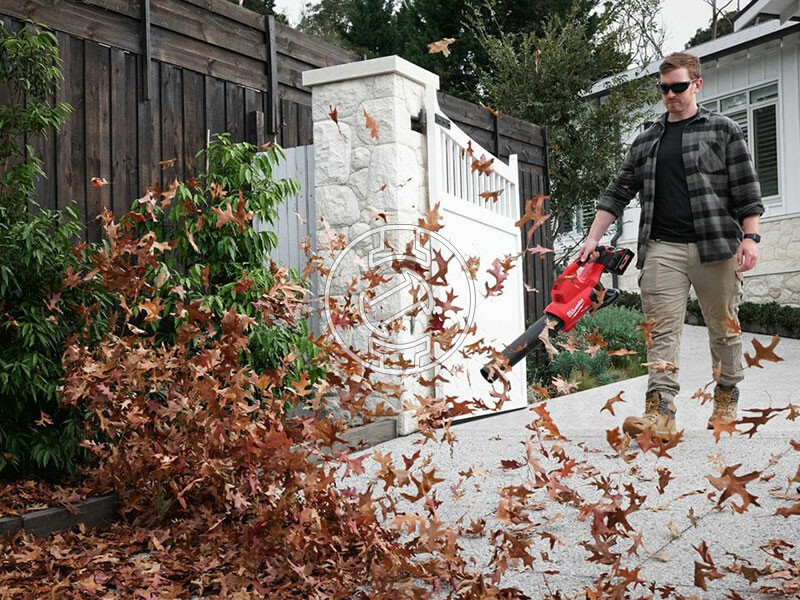 Milwaukee M18F2BL-0 akkus lombfúvó