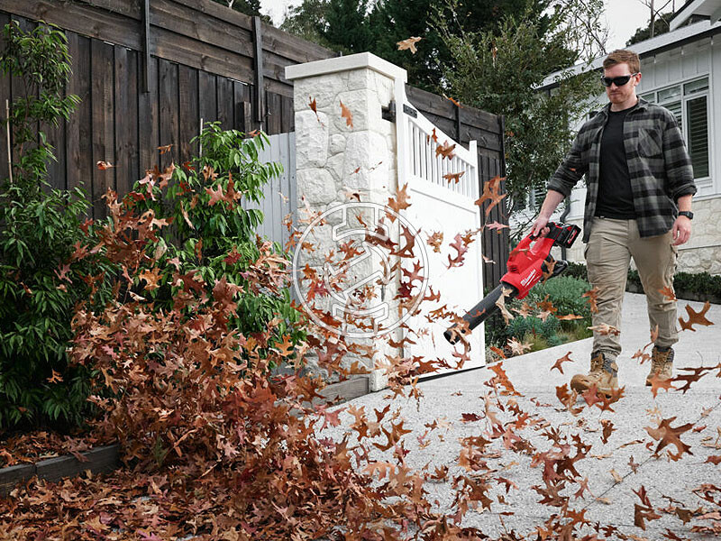 Milwaukee M18F2BL-802 akkus lombfúvó