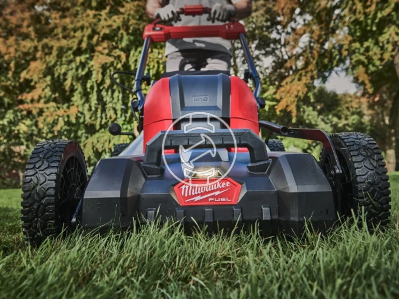 Milwaukee M18F2LM46-0 akkus önjáró fűnyíró