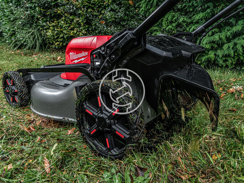 Milwaukee M18F2LM53-122 akkus önjáró fűnyíró