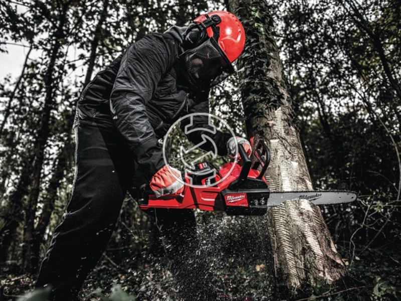 Milwaukee M18FCHS-122 akkus láncfűrész