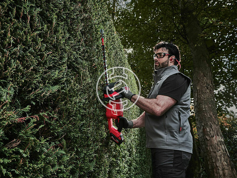 Milwaukee M18FHET45-0 akkus sövényvágó 45 cm