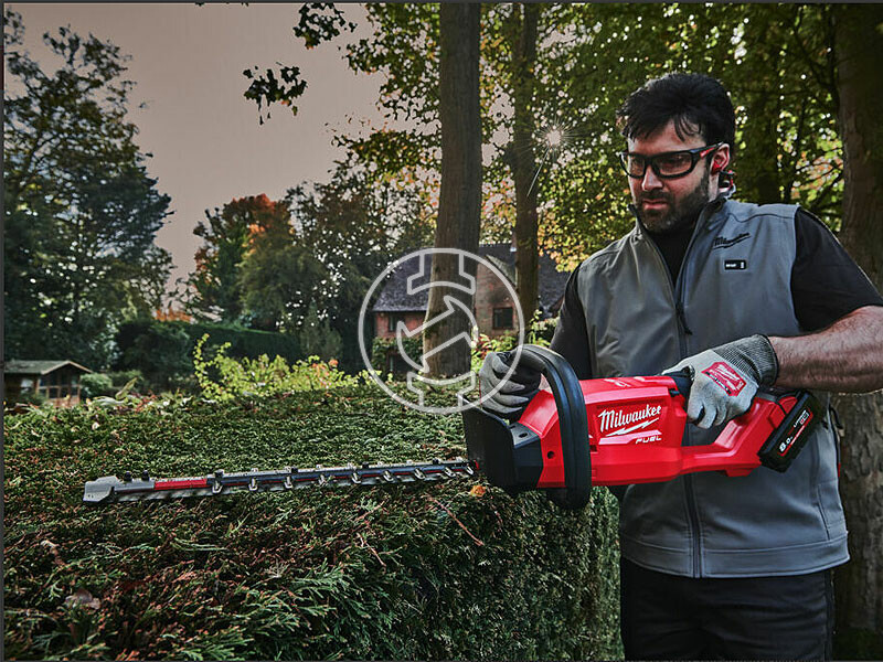 Milwaukee M18FHET60-802 akkus sövényvágó 60 cm