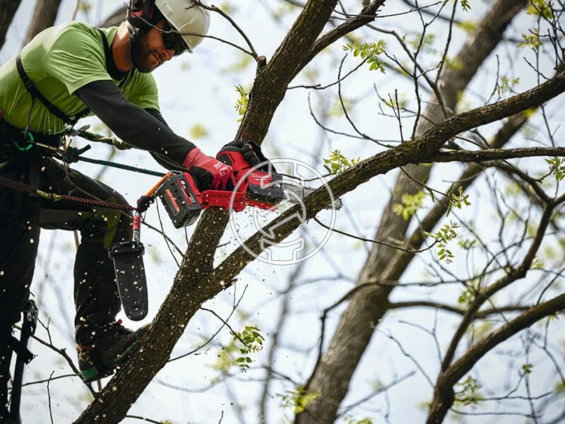 Milwaukee M18FHS20-0 akkus láncfűrész (akku és töltő nélkül)
