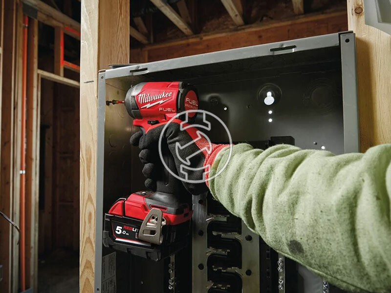 Milwaukee M18FID3-0X akkus ütvecsavarozó bitbefogással (akku és töltő nélkül)