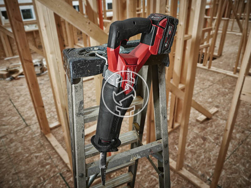 Milwaukee M18FSZ-0 akkus szablyafűrész (akku és töltő nélkül)