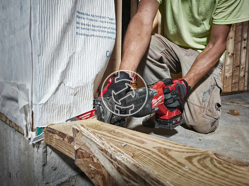 Milwaukee M18FSZ-0 akkus szablyafűrész (akku és töltő nélkül)