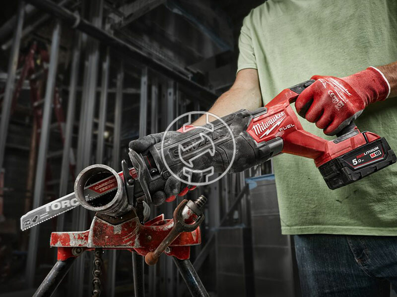 Milwaukee M18FSZ-0 akkus szablyafűrész (akku és töltő nélkül)