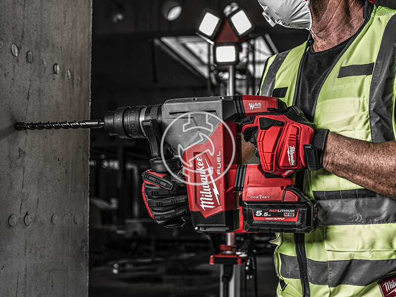 Milwaukee M18ONEFHPX-552X 32 mm-es akkus fúrókalapács