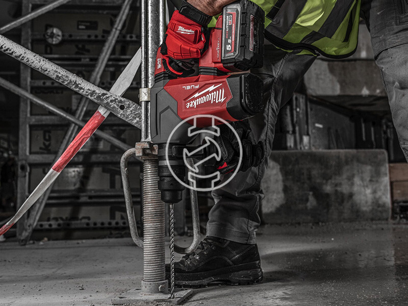Milwaukee M18ONEFHPX-552X 32 mm-es akkus fúrókalapács