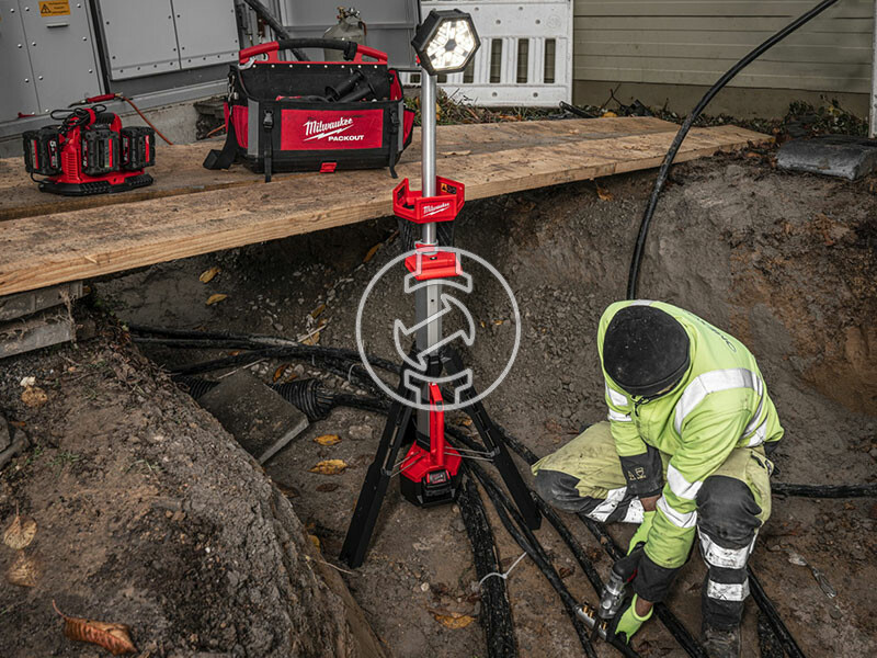 Milwaukee M18SAL2-502B akkus teleszkópos térmegvilágító lámpa