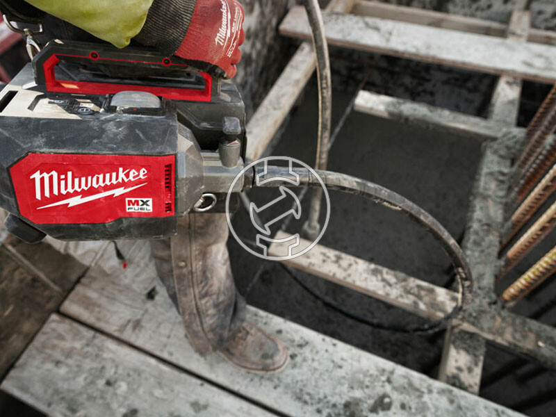 Milwaukee MXFCVBCKIT-602 akkus betontömörítő