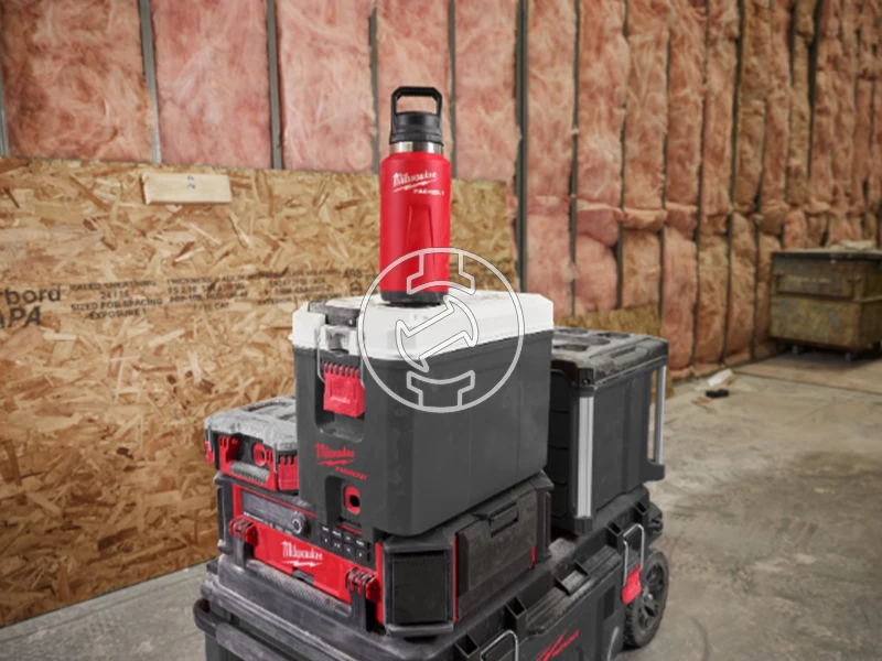 Milwaukee Packout kulacs 1065 ml Piros